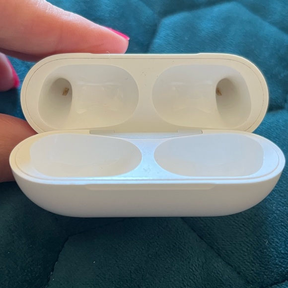 Replacement- Apple AirPod Pro Charging CASE ONLY- 1st gen, model A2190 - Picture 5 of 8